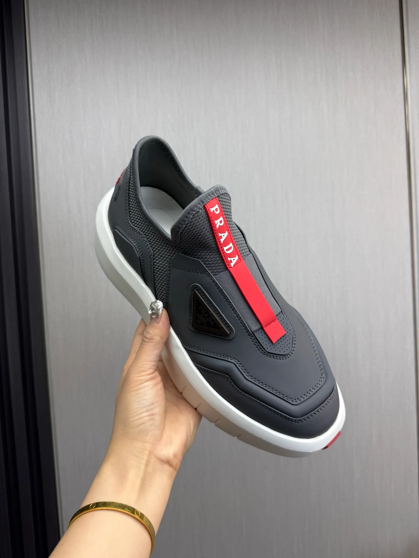 Men's shoes 💰620💰 [PRADA] Autumn and winter hot men's shoes are shipped 👏Official website synchronized ⬆️Original fly-woven cowhide fabric + cowhide lining, 1⃣️:1⃣️reproduction, original sole, 38-45 (45. Customized, non-refundable)